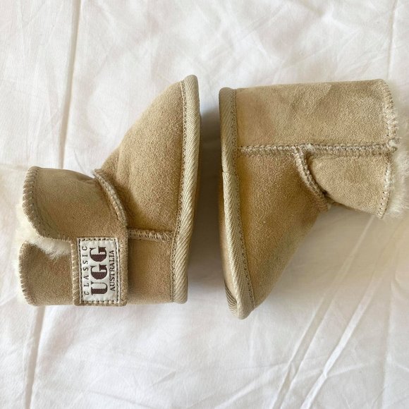 NWOT Classic UGG Australia Baby Uggs real genuine sheepskin winter fleece boots♡ - Picture 9 of 10